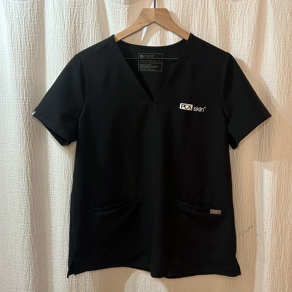 FIGS Casma Three-Pocket Scrub Top